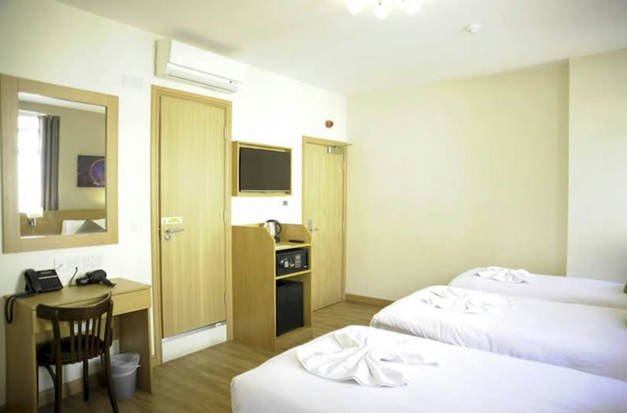 Kings Cross Inn Hotel 20/46