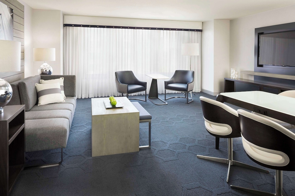 Hyatt At Fishermans Wharf 65/73