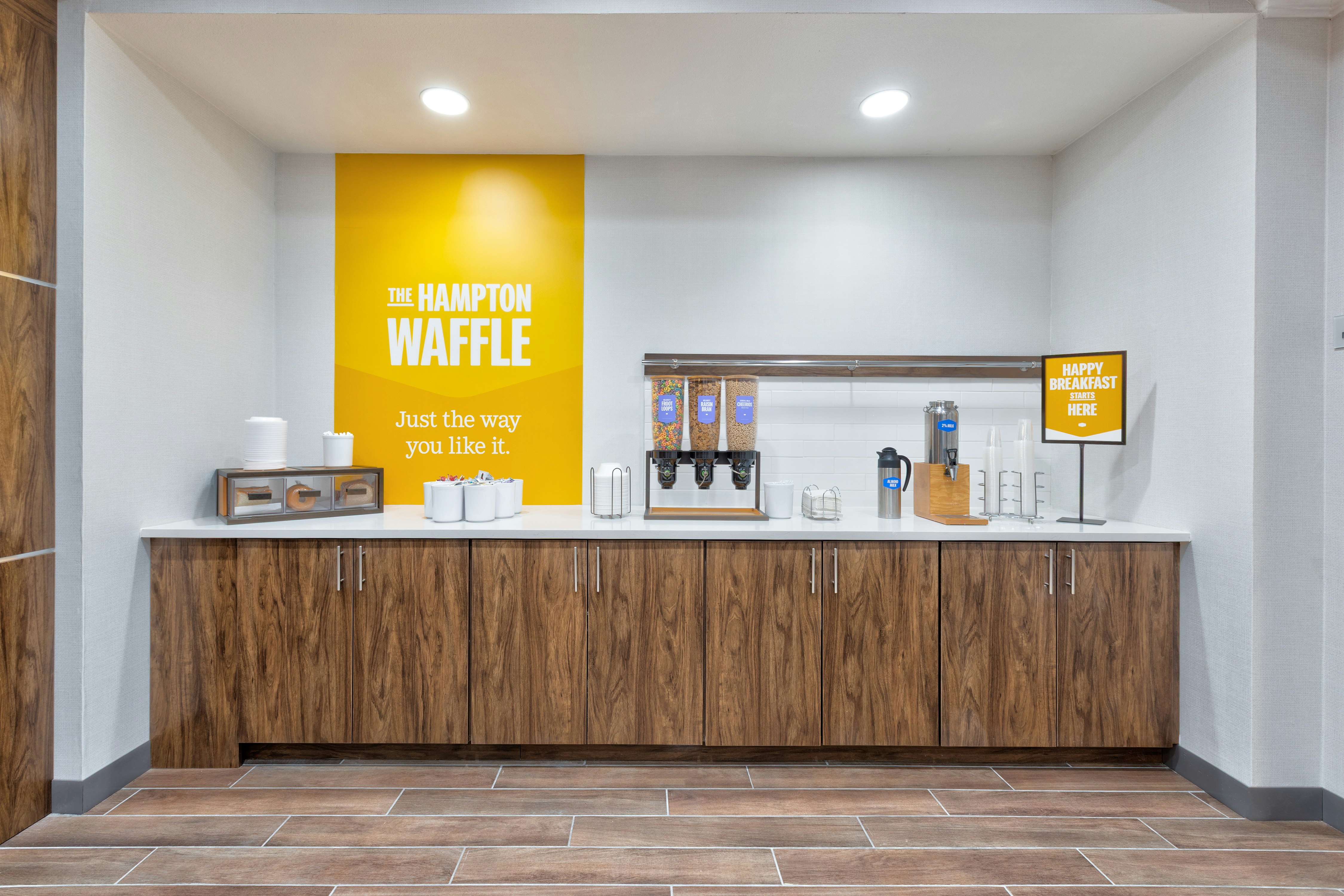 Hampton Inn and Suites Corsicana 8/62