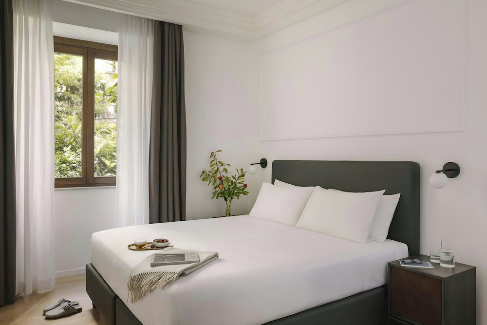 Room, Double Bed