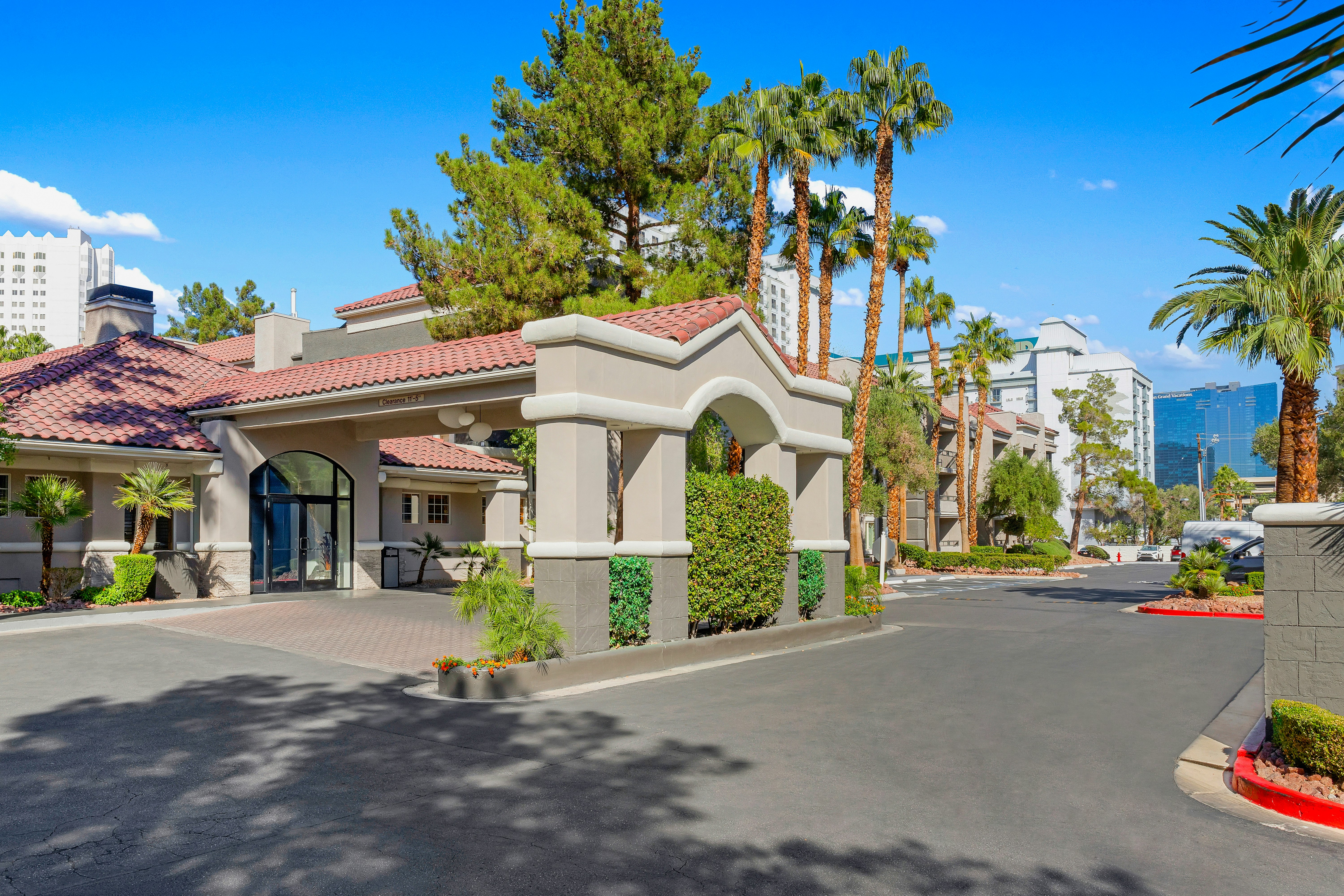 Desert Rose Resort 40/47