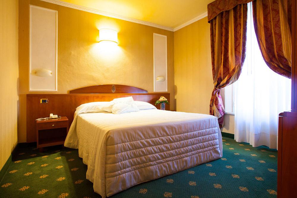 Room at Boutique Hotel Puccini, MONTECATINI TERME