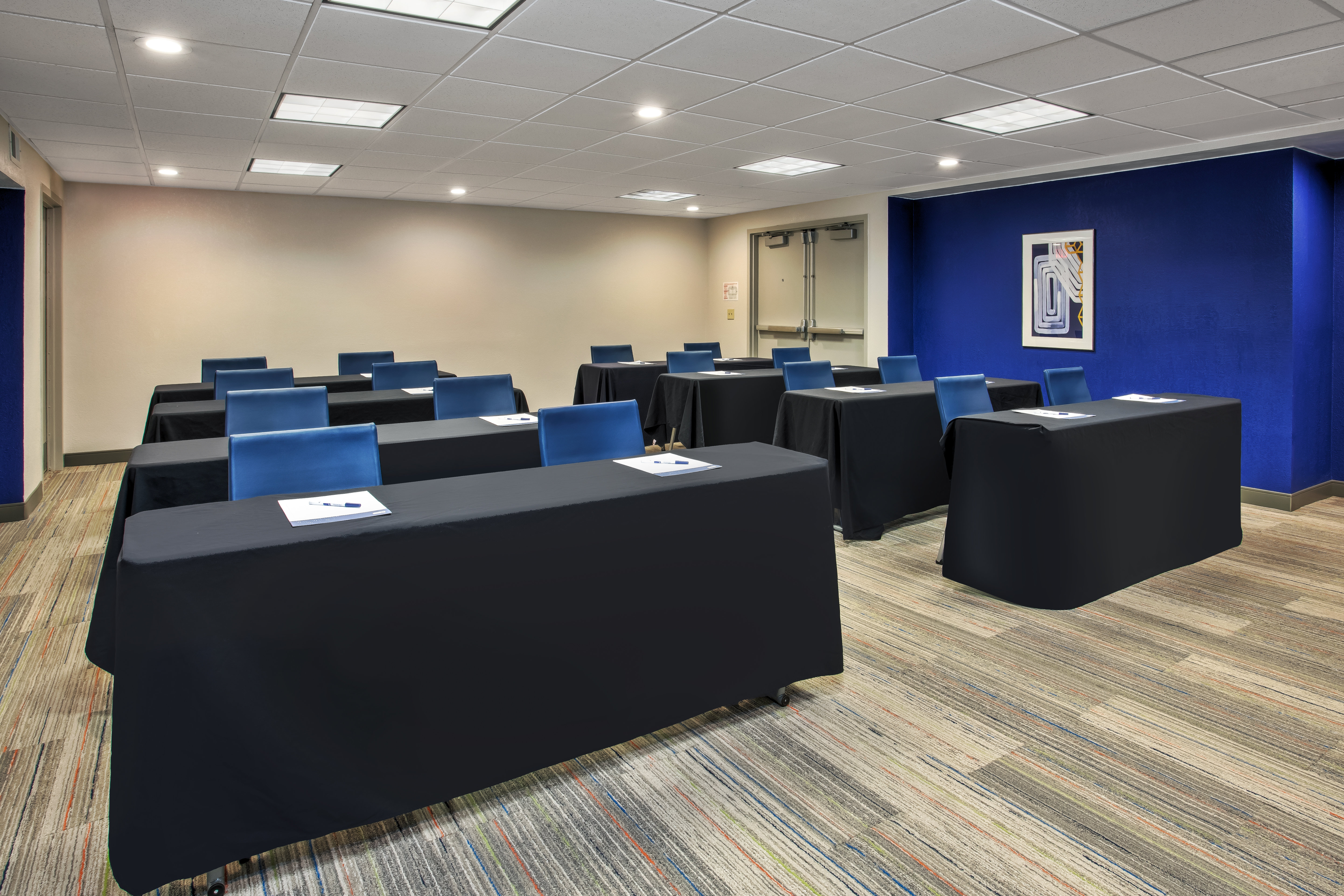 Holiday Inn Express Nashville Airport 44/49