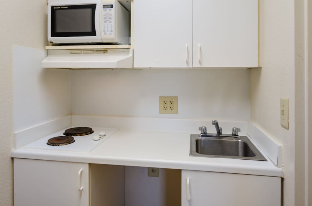 Suburban Studios Winston Salem-University Parkway 30/30
