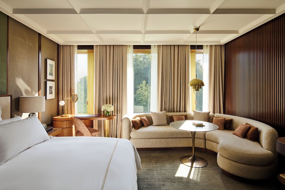 The Chancery Rosewood 17/49
