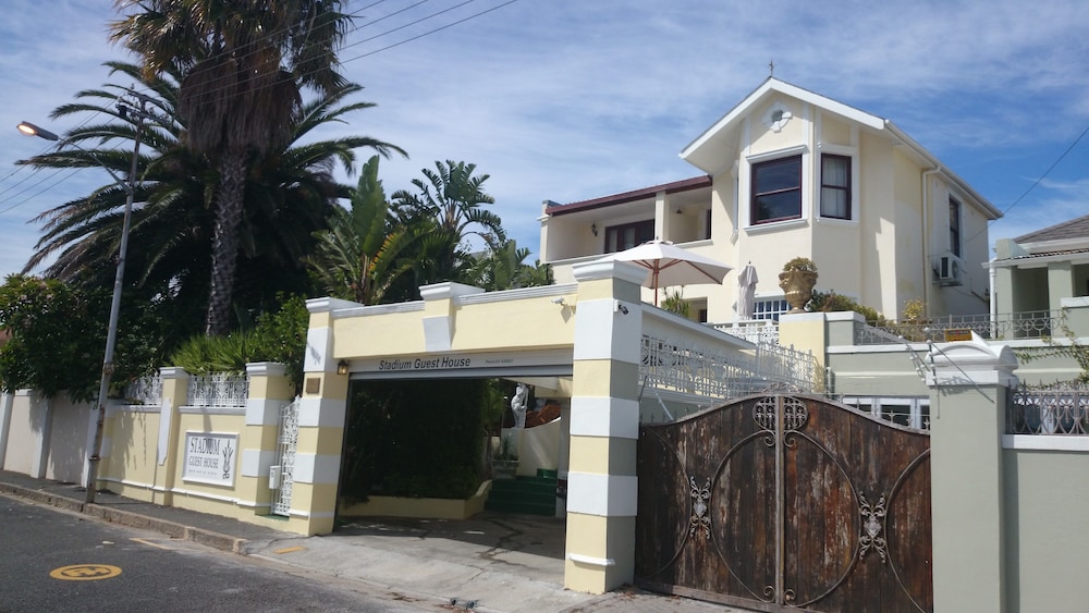 Stadium Guest House 4/32
