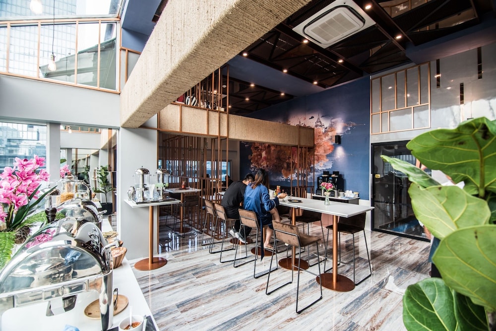 Sora Hotels Silom 54/68