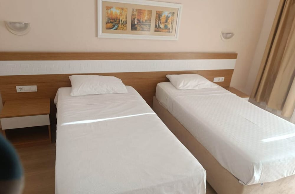 Alexius Beach Hotel 9/20