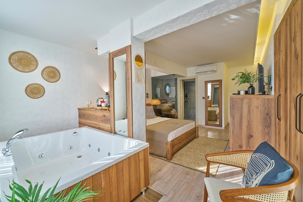 Der Inn Hotel Lara 57/58