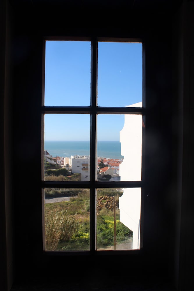 Ericeira Chill Hill 2 Peach Garden 41/50