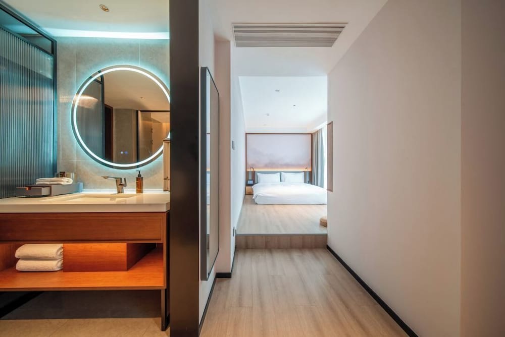 UrCove by Hyatt Chengdu Wenshufang Chunxi Road 49/50