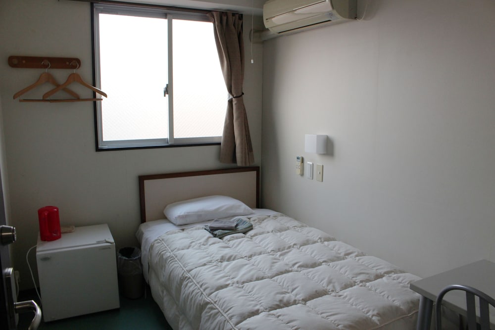 Shin-Imamiya Hotel 14/67
