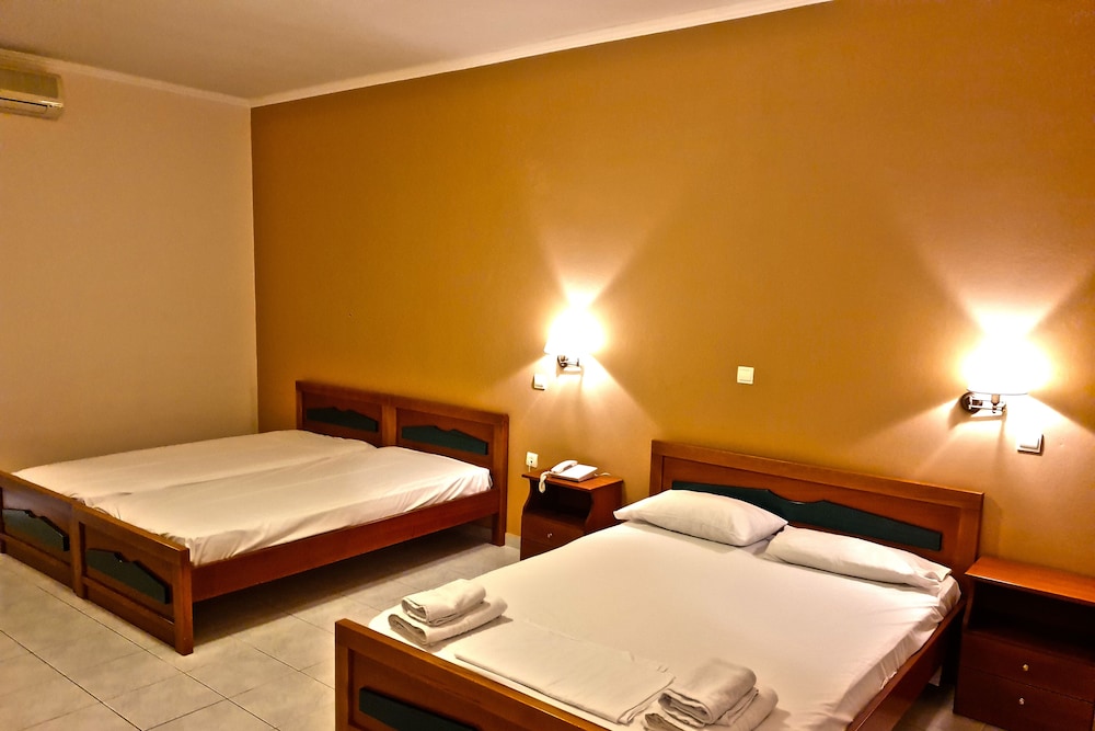 Jenny Hotel 16/50