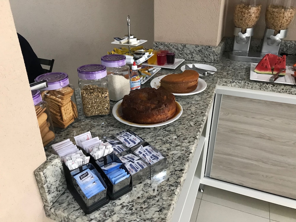 Cerrado Hotel 31/37