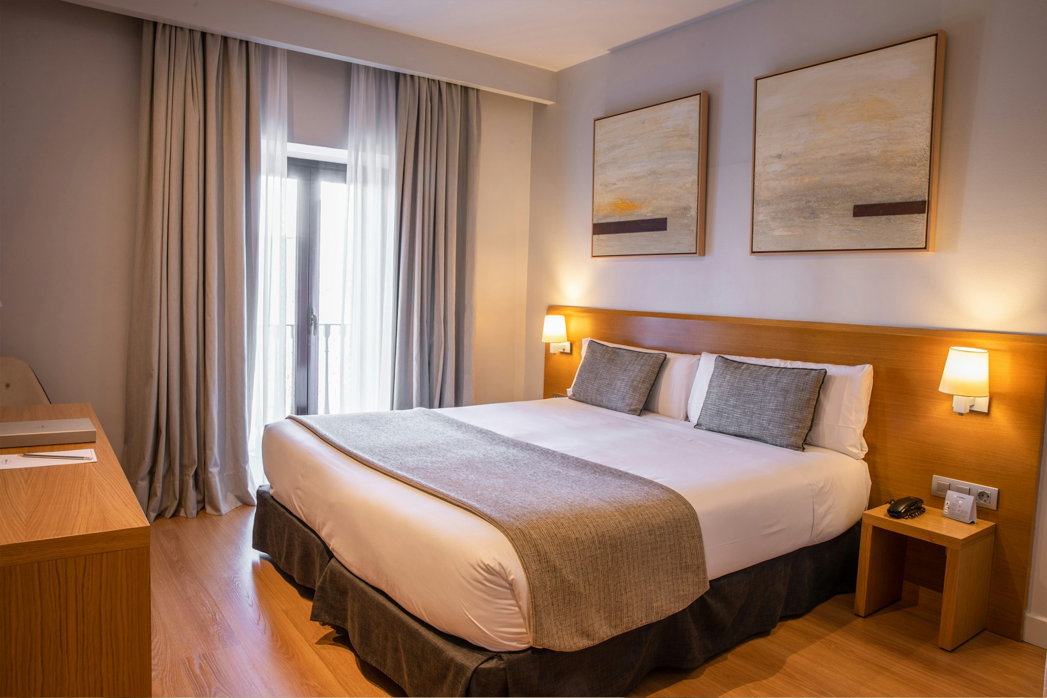 ROOM, DOUBLE BED, CITY VIEW