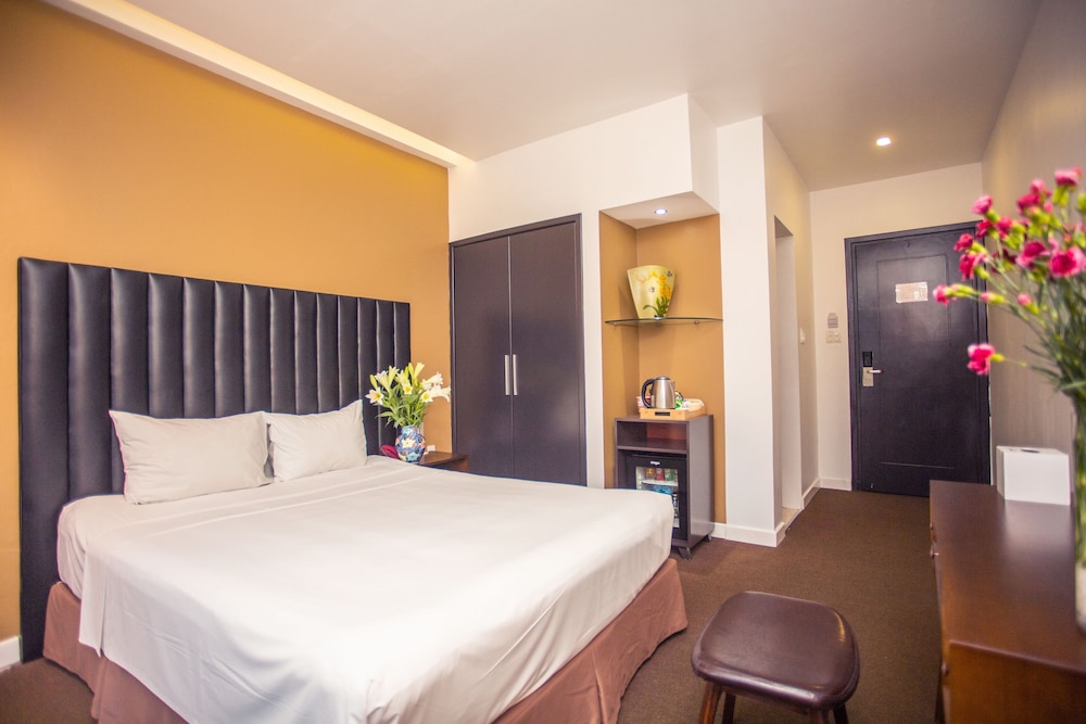Dinh Hotel 7/24
