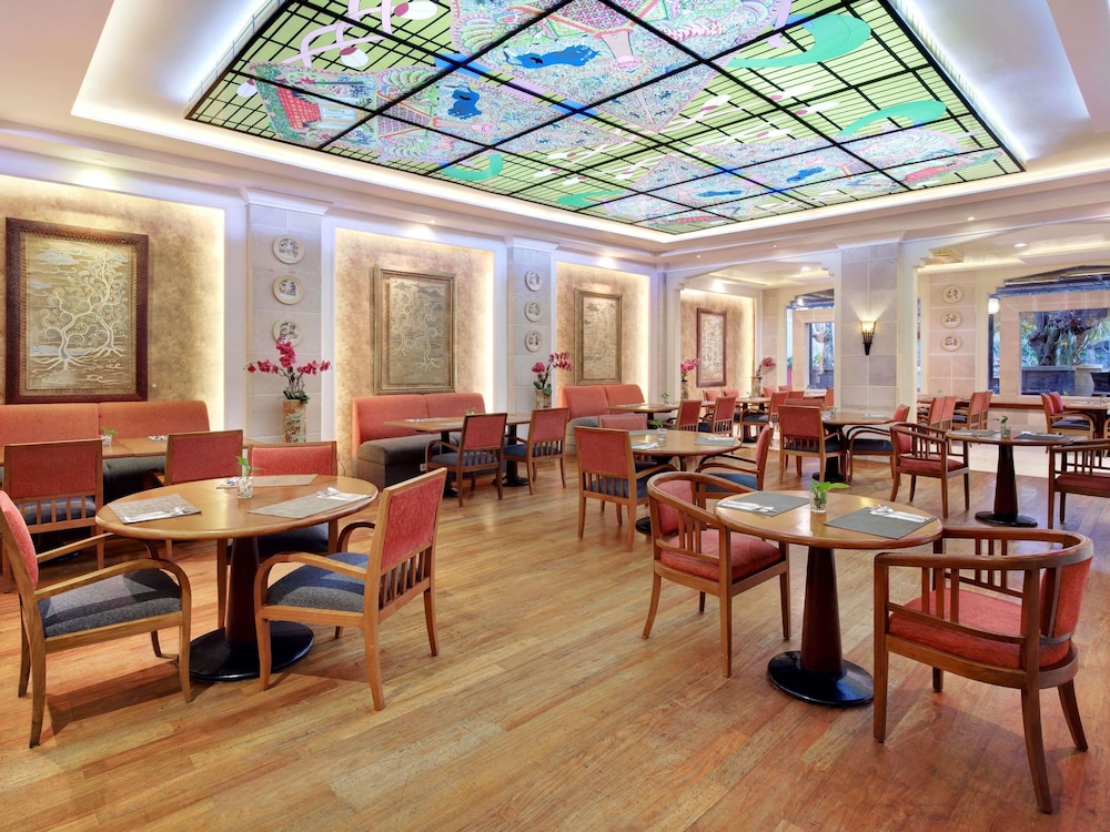 NOVOTEL SOLO 53/64