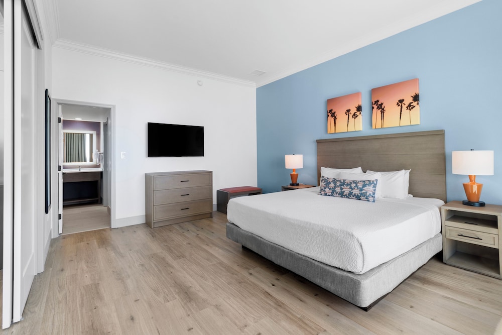 Spa, Deluxe, Suite, King Bed, Ocean Front, Sofa