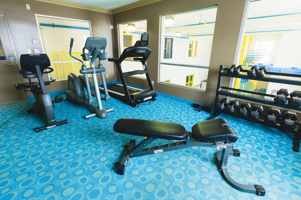 Redwood Inn Suites Grande Prairie 37/61