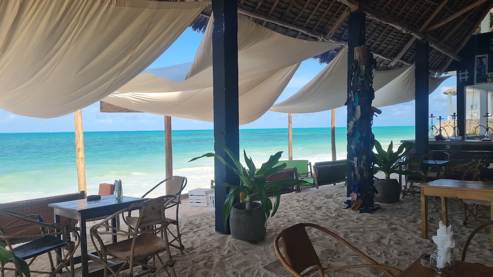Garden Beach Bungalows 57/68