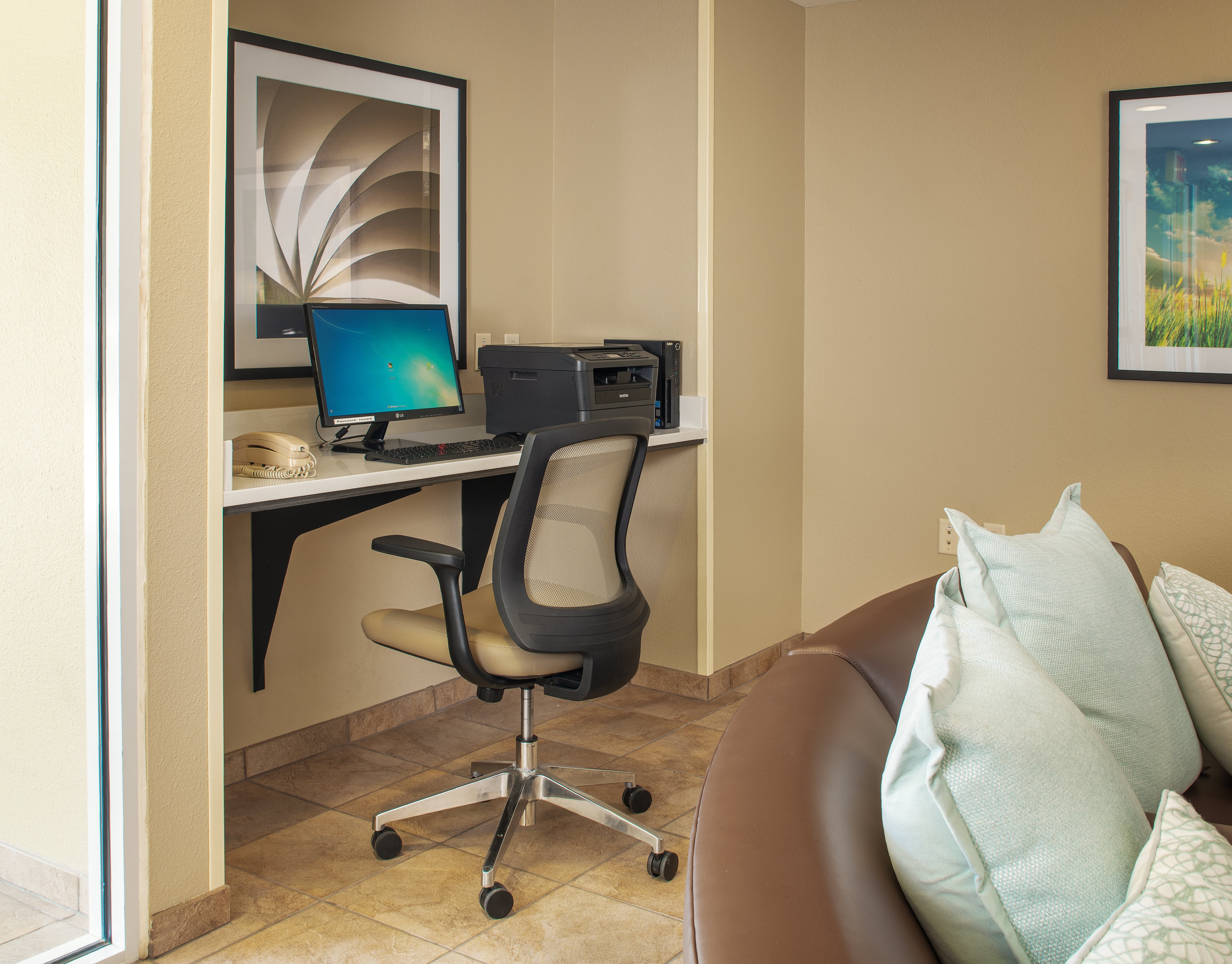 Candlewood Suites Bellevue 12/17