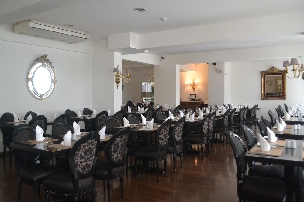 HOTEL JOSE ANTONIO 44/50