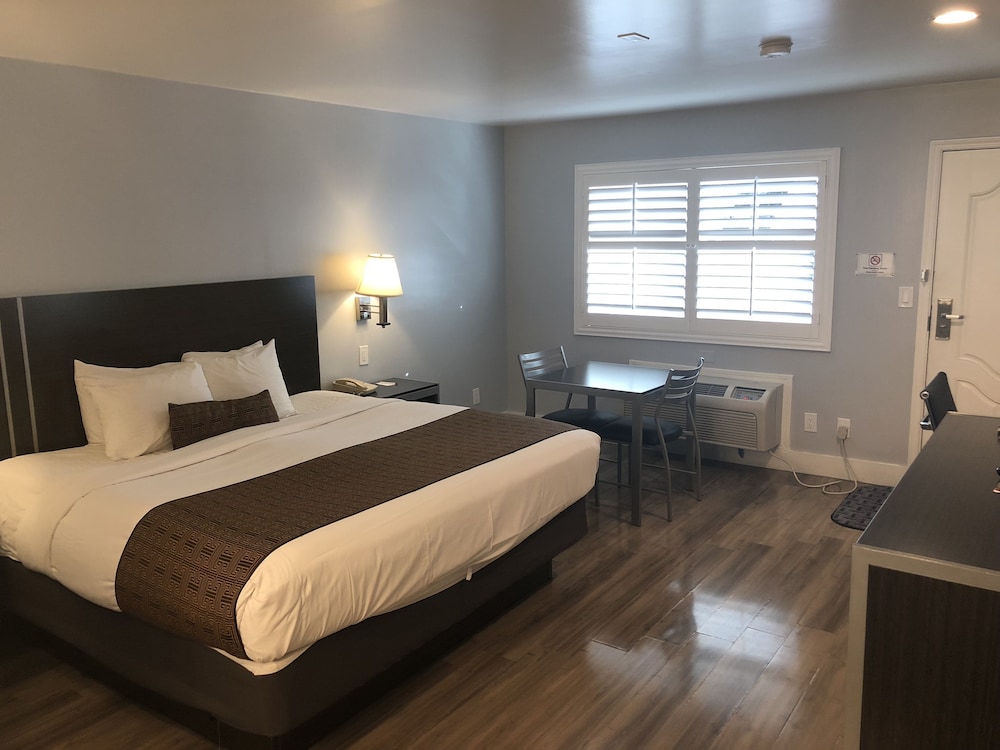 Pacific Inn Monterey 18/49