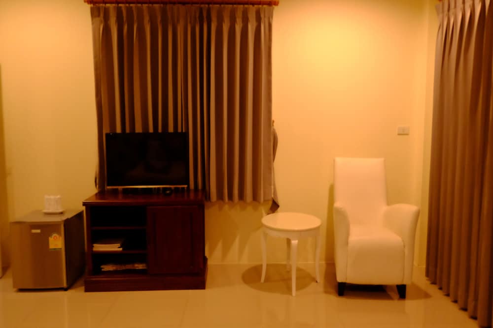 Alisa Room Service 43/48