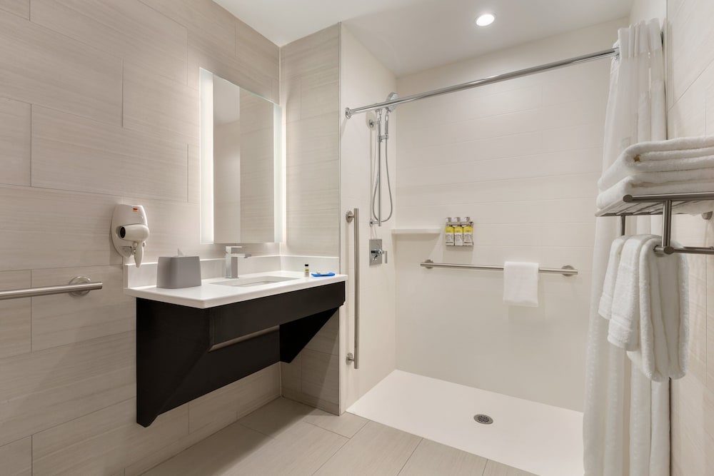 Holiday Inn Express Jamaica - Jfk Airtrain - Nyc 19/50