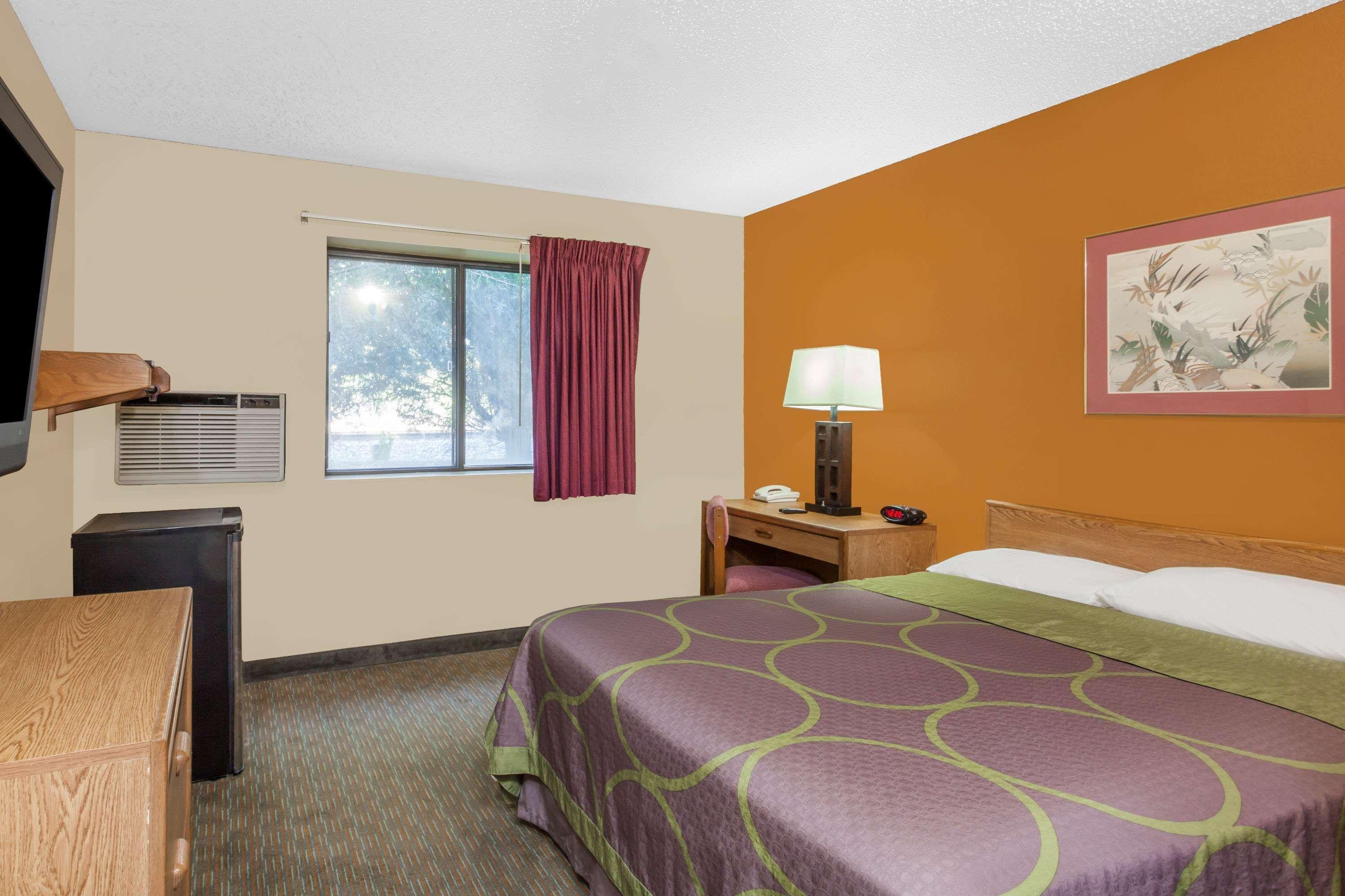 Super 8 By Wyndham Charlotte/Amusement Park Area 17/29