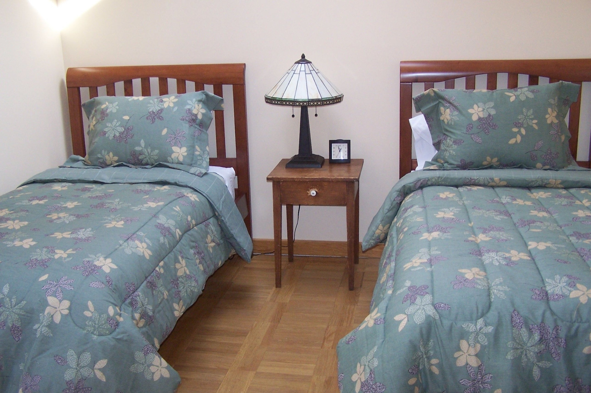 Sunrise, Retreat, King and Twin Beds, 3 Queen Beds