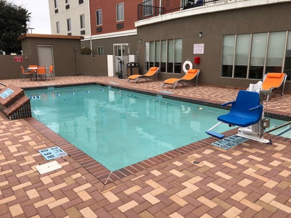 Holiday Inn Express and Suites Rio Grande City 3/59