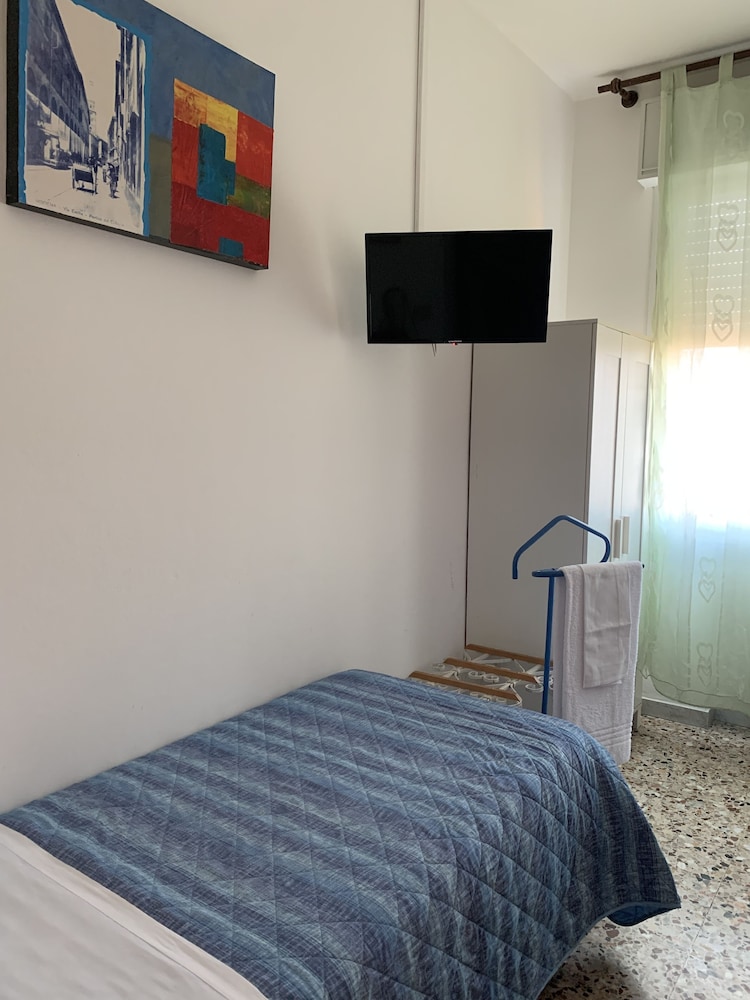 Albergo Moderno 10/33