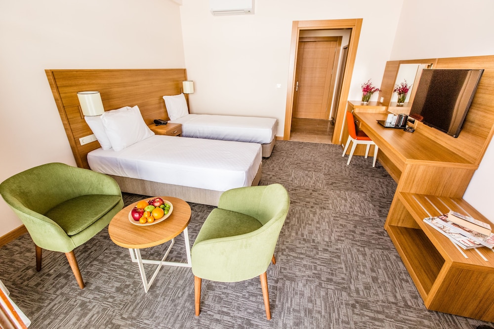 Club Marma Hotel 34/70