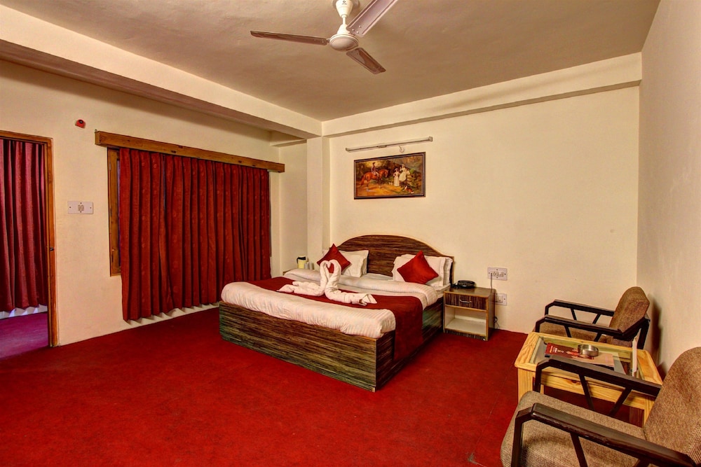 Hotel Monarch Residency 18/50