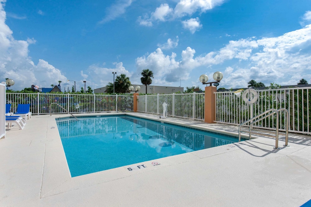 Comfort Inn Kissimmee Lake Buena Vista South 19/31