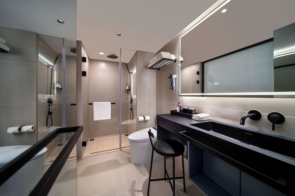 CYBO Station Luohu Shenzhen 58/59