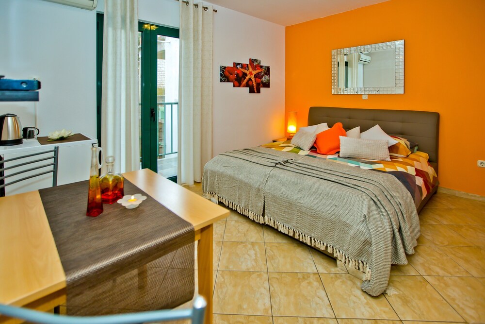 Apartments Pape 4/50