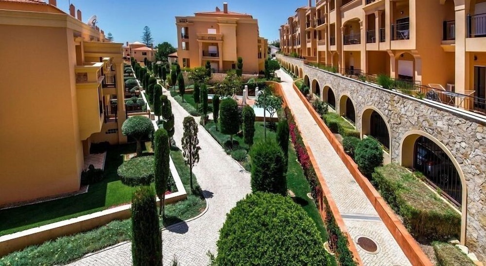 Baia da Luz Resort 66/72