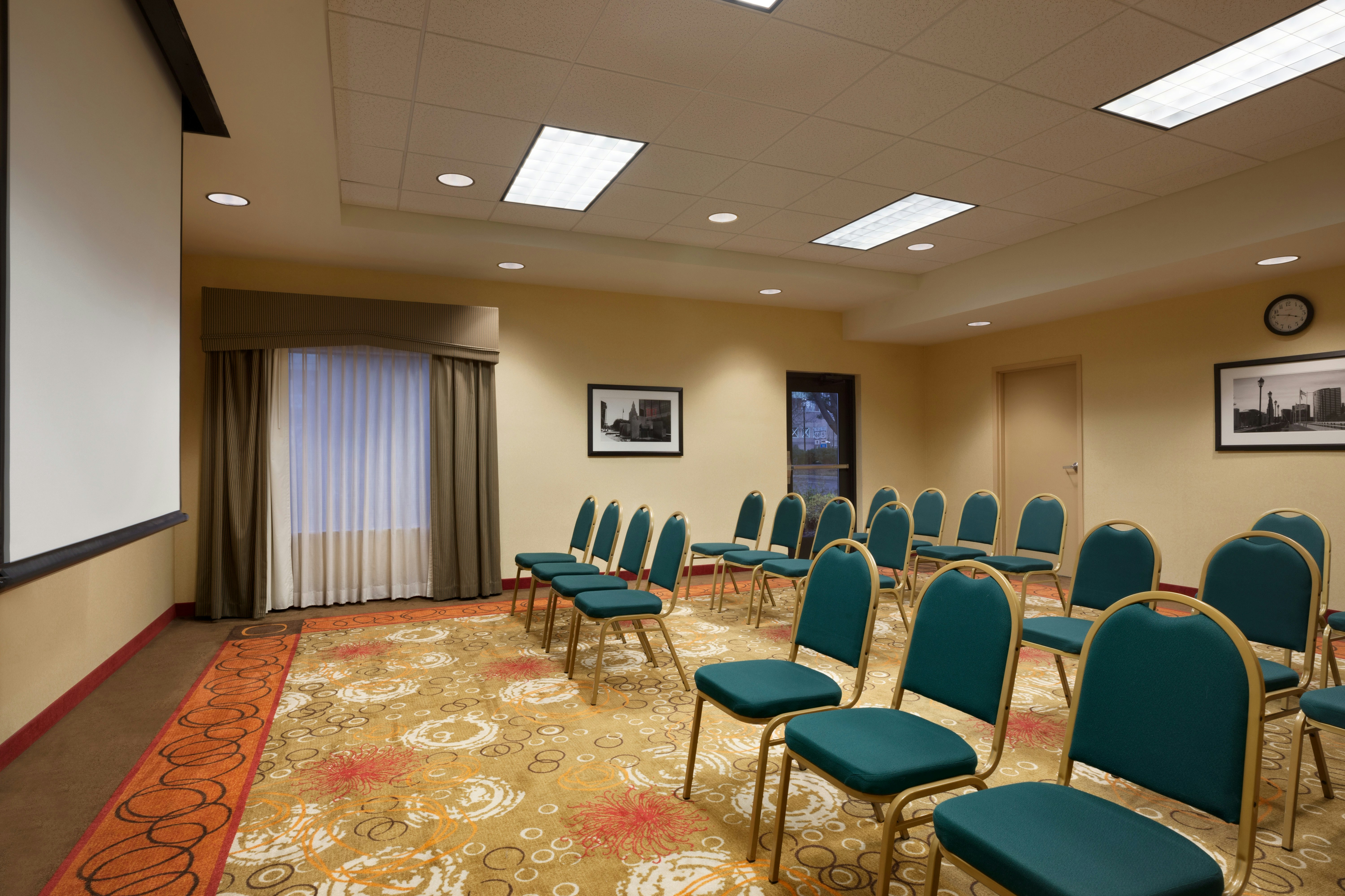 Hampton Inn and Suites Hartford/East Hartford 43/50