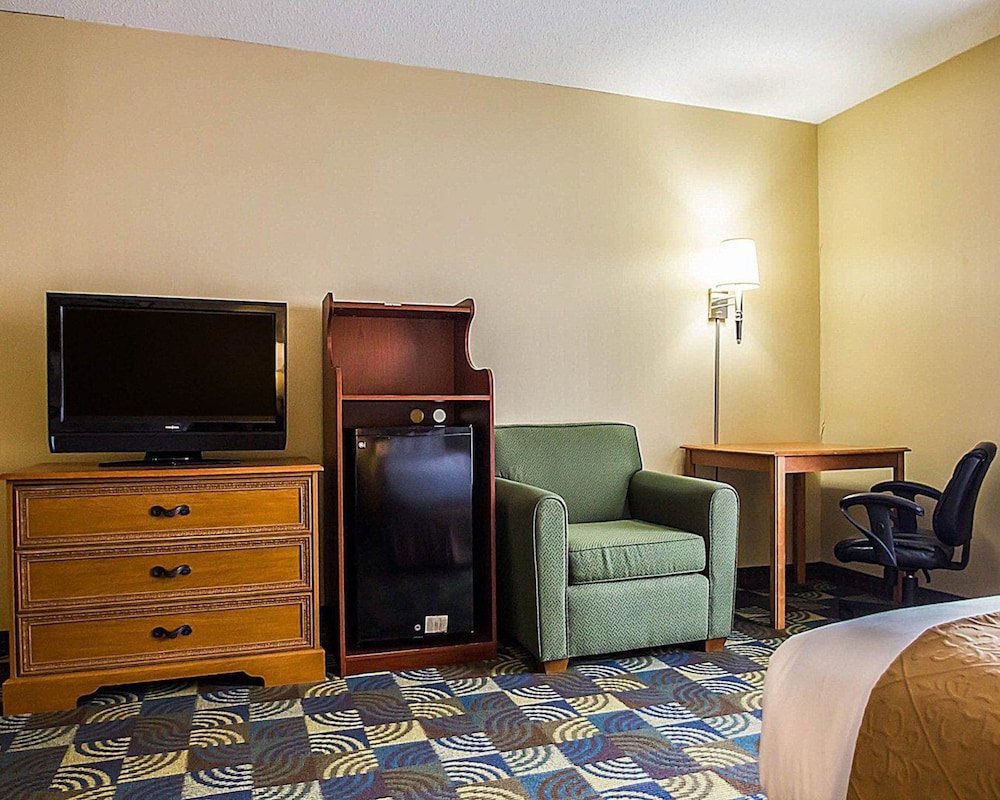 Quality Inn and Suites Fishkill South Near I-84 33/52