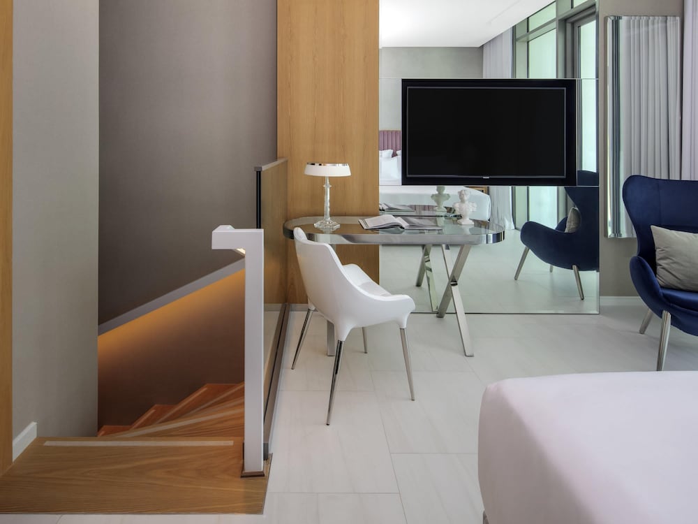 SLS Dubai Hotel and Residences 65/75