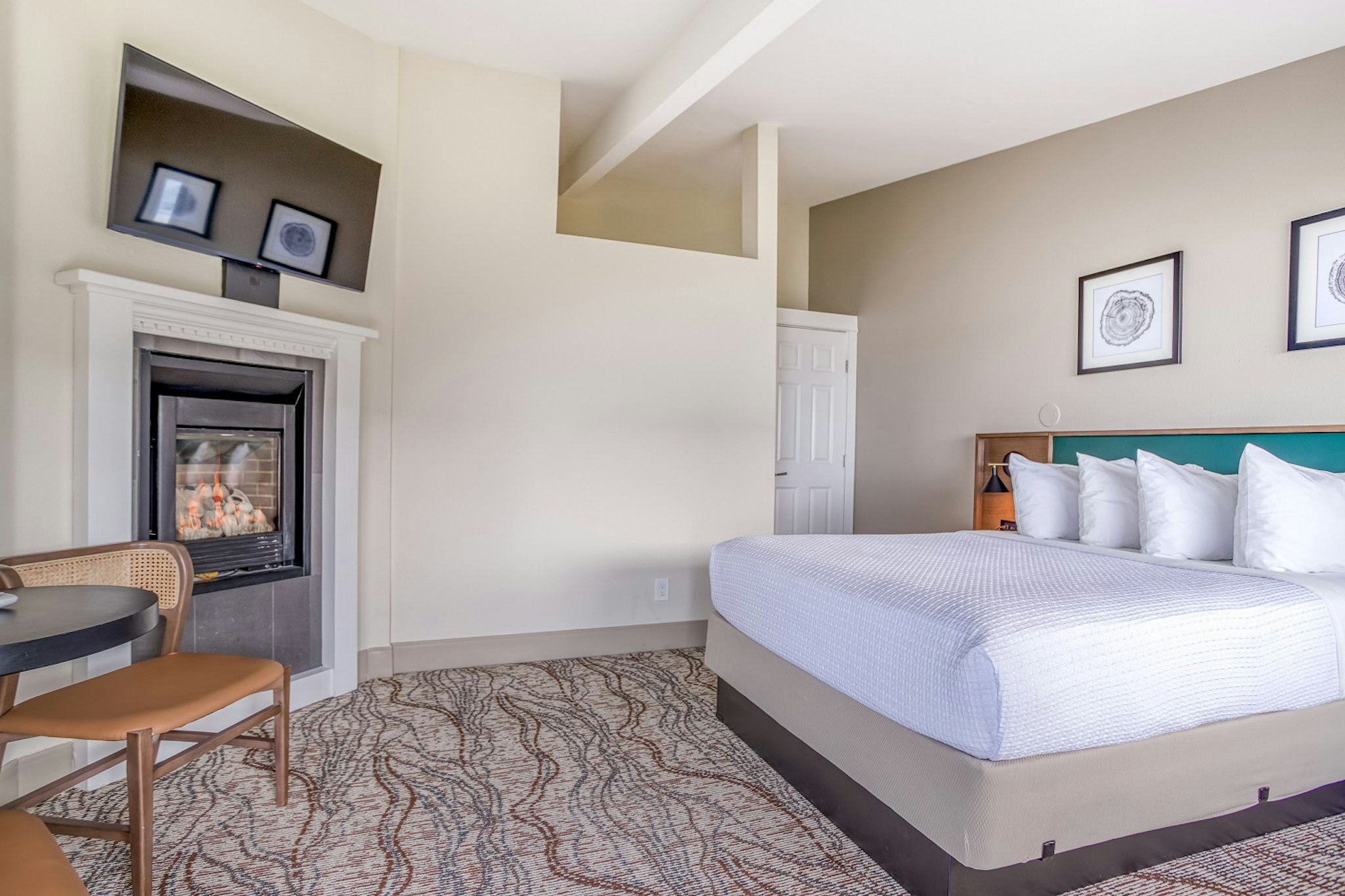 Beachfront Manor Hotel 2/5