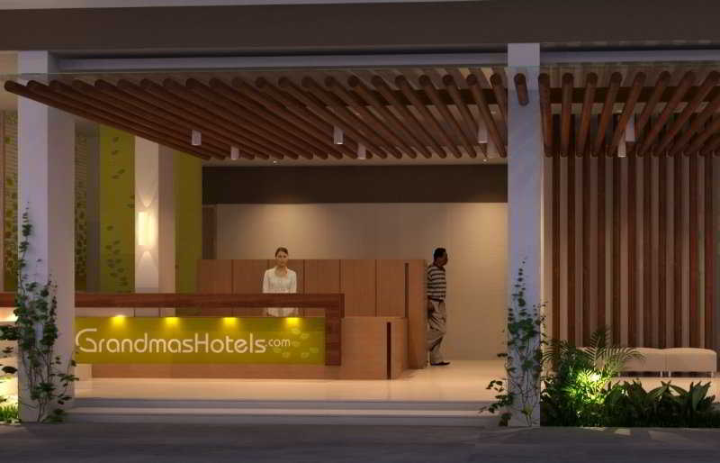 Grandmas Plus Hotel Seminyak 9/40