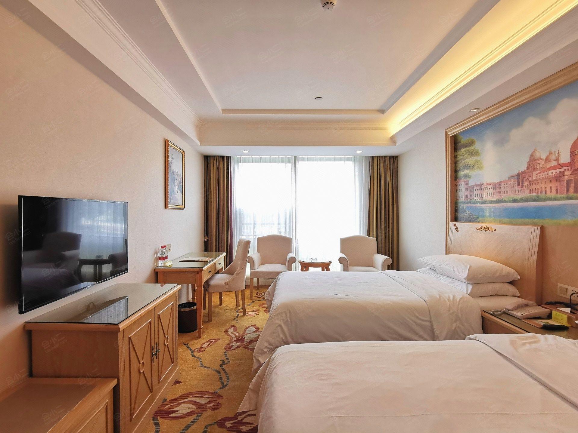 Vienna Hotel (Shenzhen Window of the World, Qiaocheng East Metro Station) 28/59