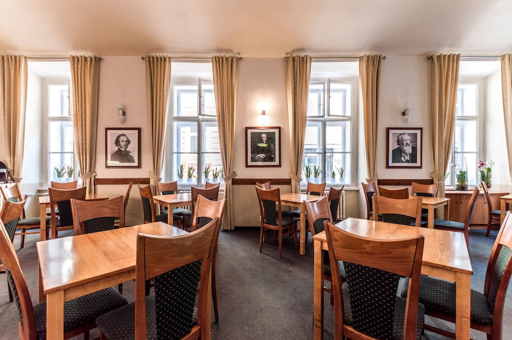 Hotel Adler 36/50