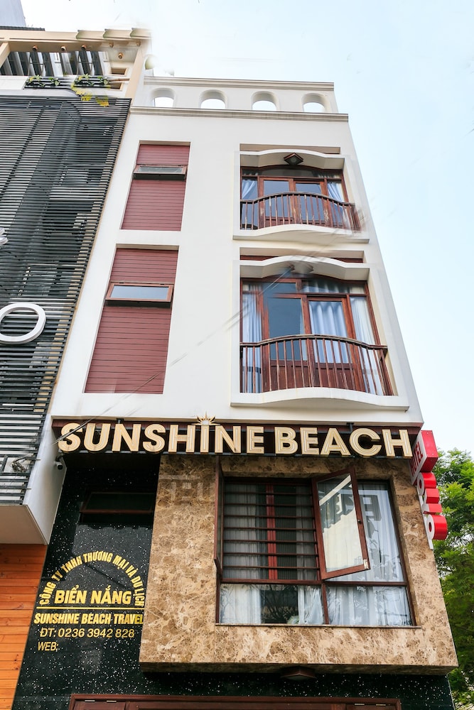 Sunshine Beach Hotel 1/50