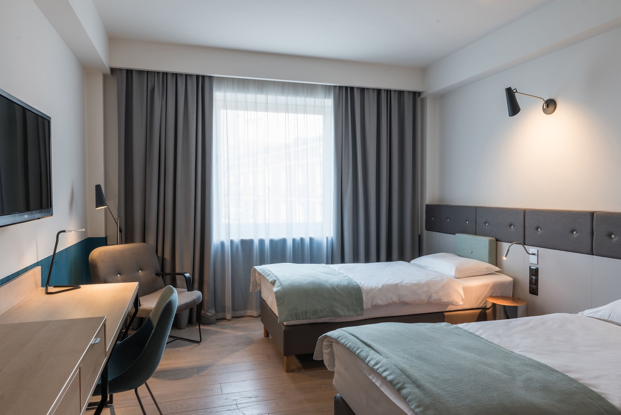 ROOM, TWIN BEDS