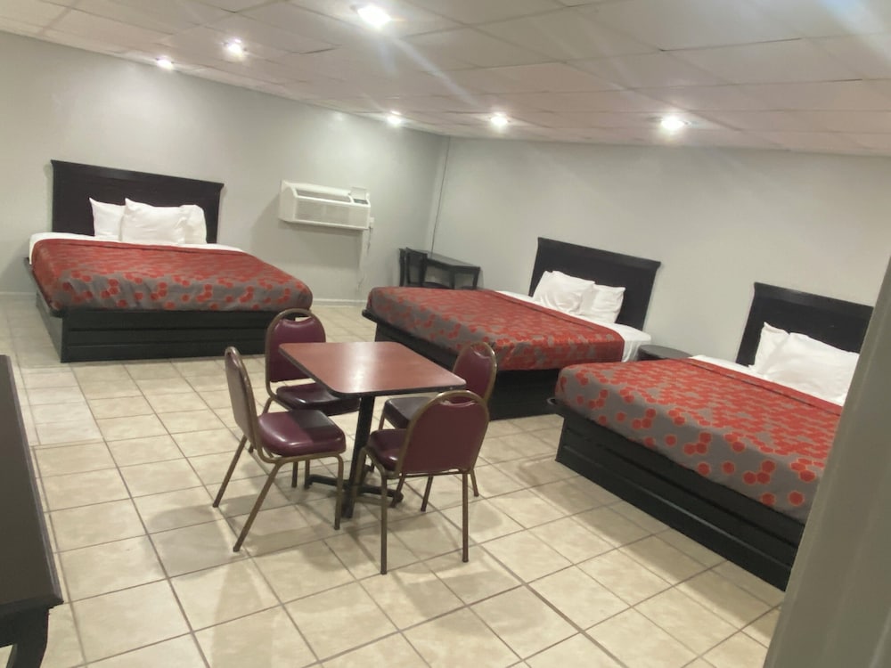 Studio Suites Extended Stay 26/41