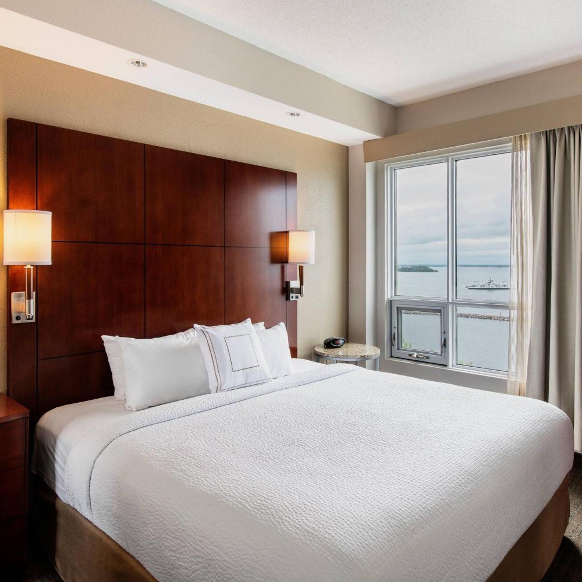 2 Bedrooms, Suite